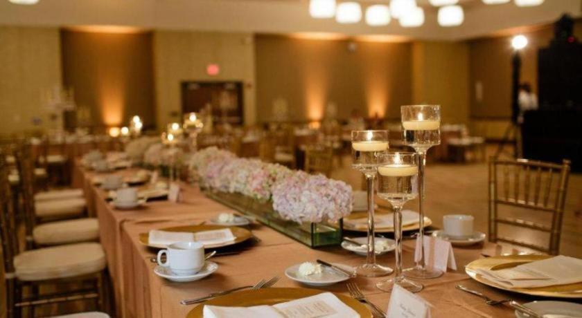 I Hotel And Illinois Conference Center - Champaign Extérieur photo